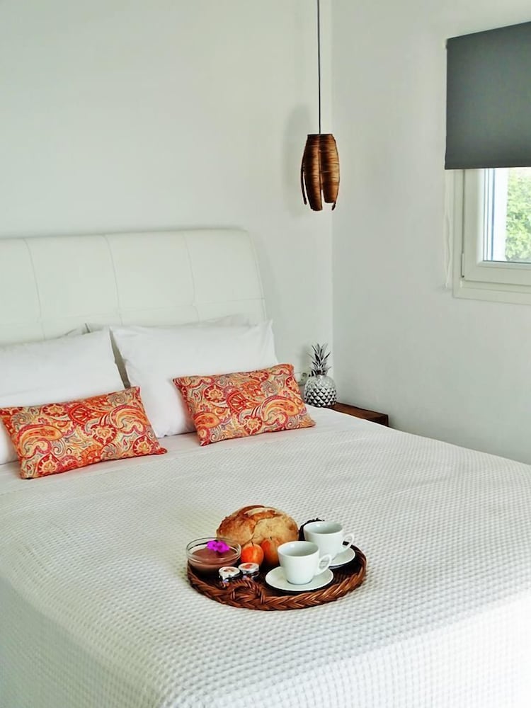 Bellou Suites 11/50