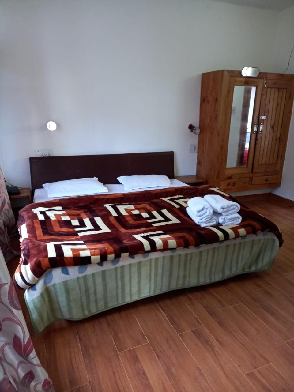 TOURIST HOTEL 44/55