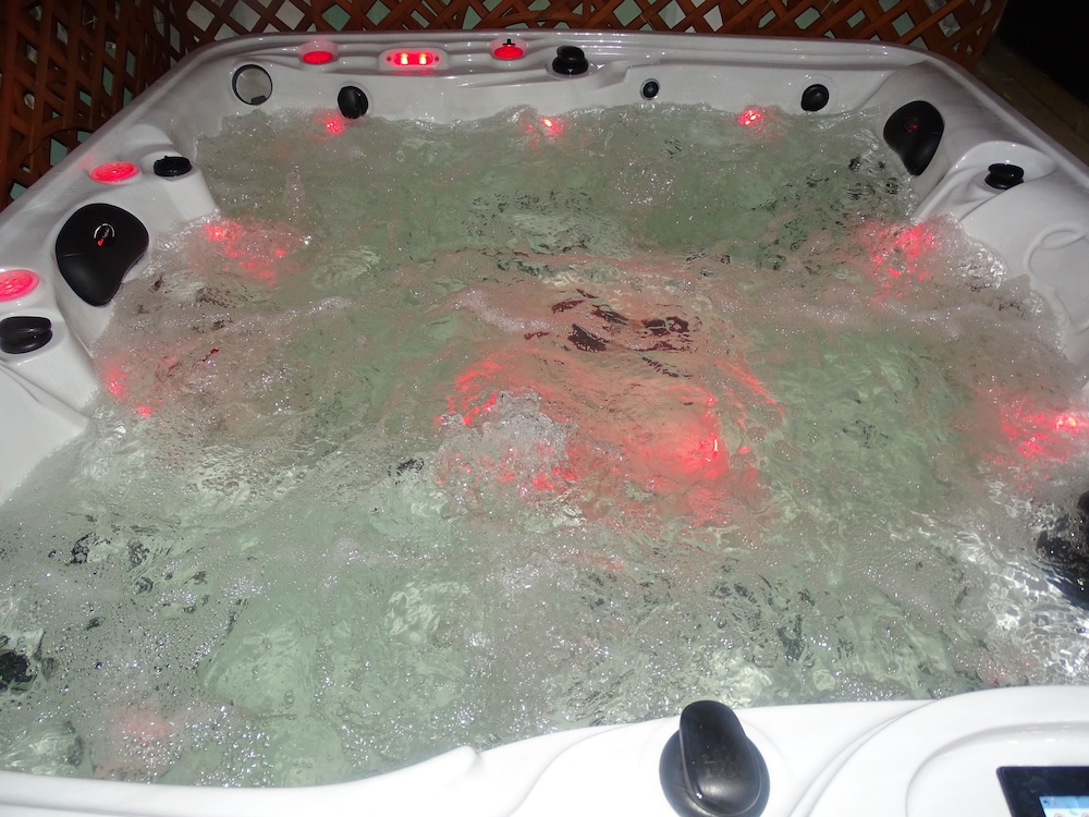 swimming pool spa