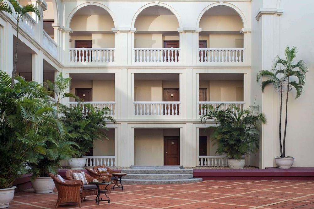 Avani Hai Phong Harbour View Hotel 2/50
