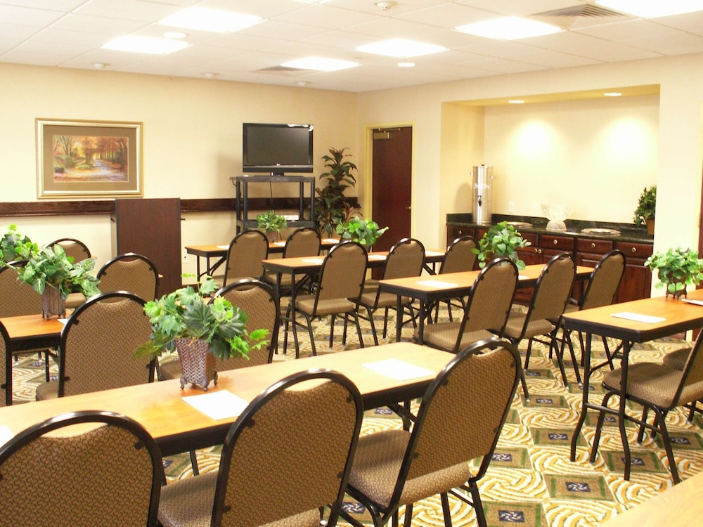Hampton Inn Suites Natchez 61/78
