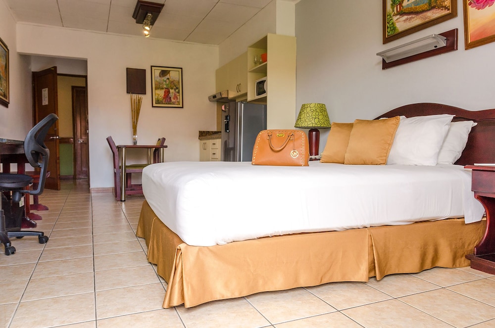 Hotel Suites And Apartments La Sabana 15/39