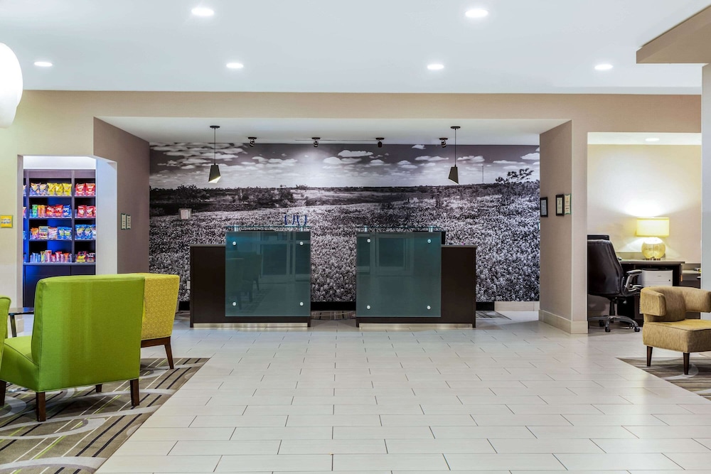 La Quinta Inn & Suites by Wyndham Monahans 12/37