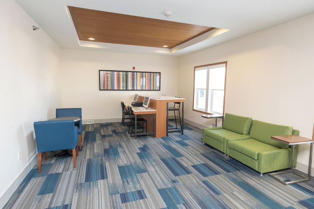 Holiday Inn Express Hotel Suites Iron Mountain 41/57