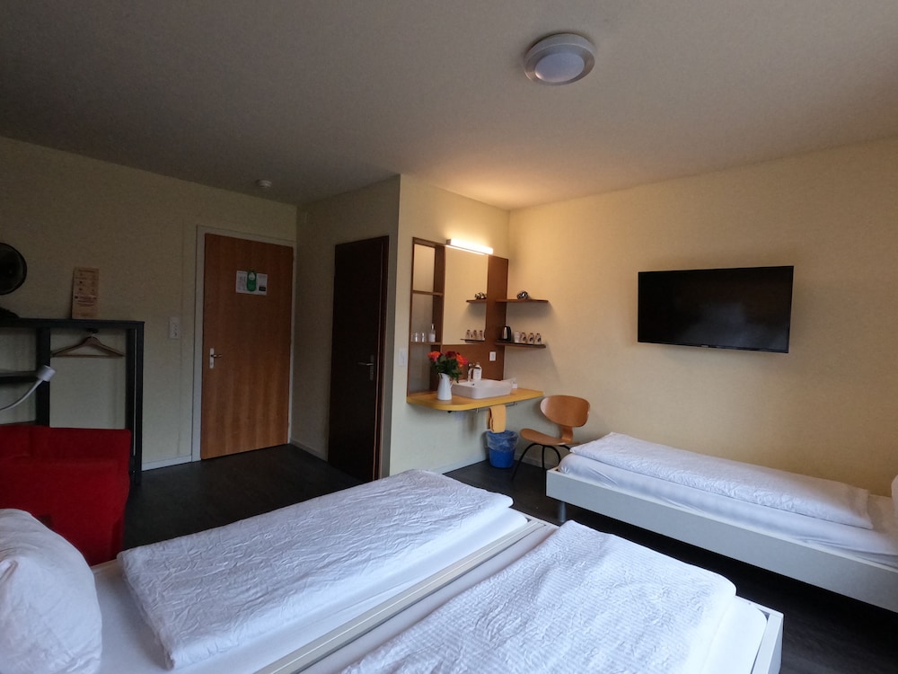 Alpenrose Hotel and Gardens 12/50