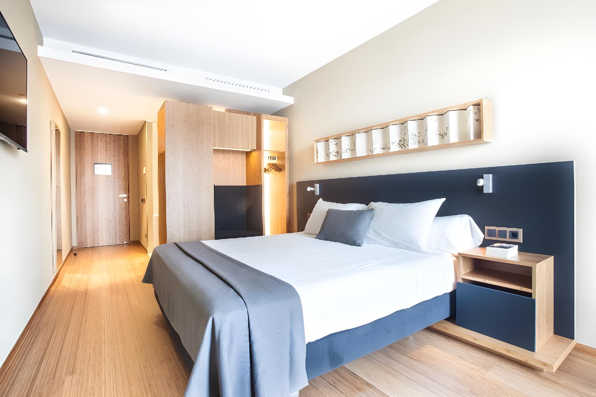 SUPERIOR, SINGLE, DOUBLE BED