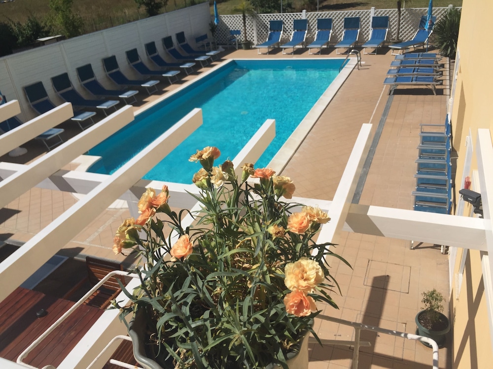 HOTEL VIKING 63/70