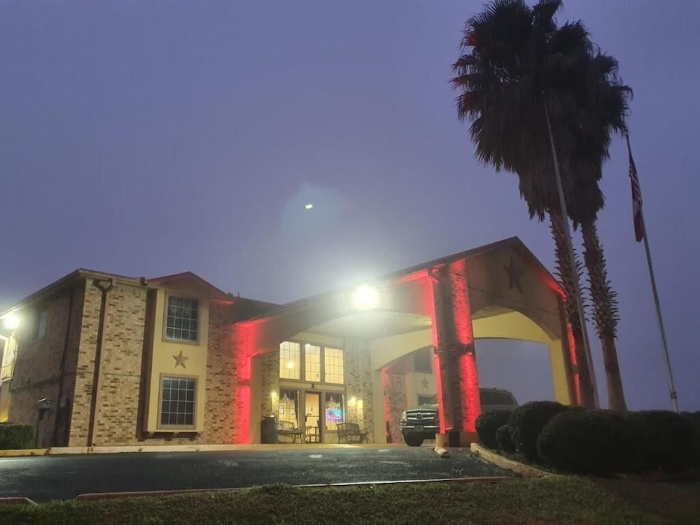 Chaparral Motel 5/57