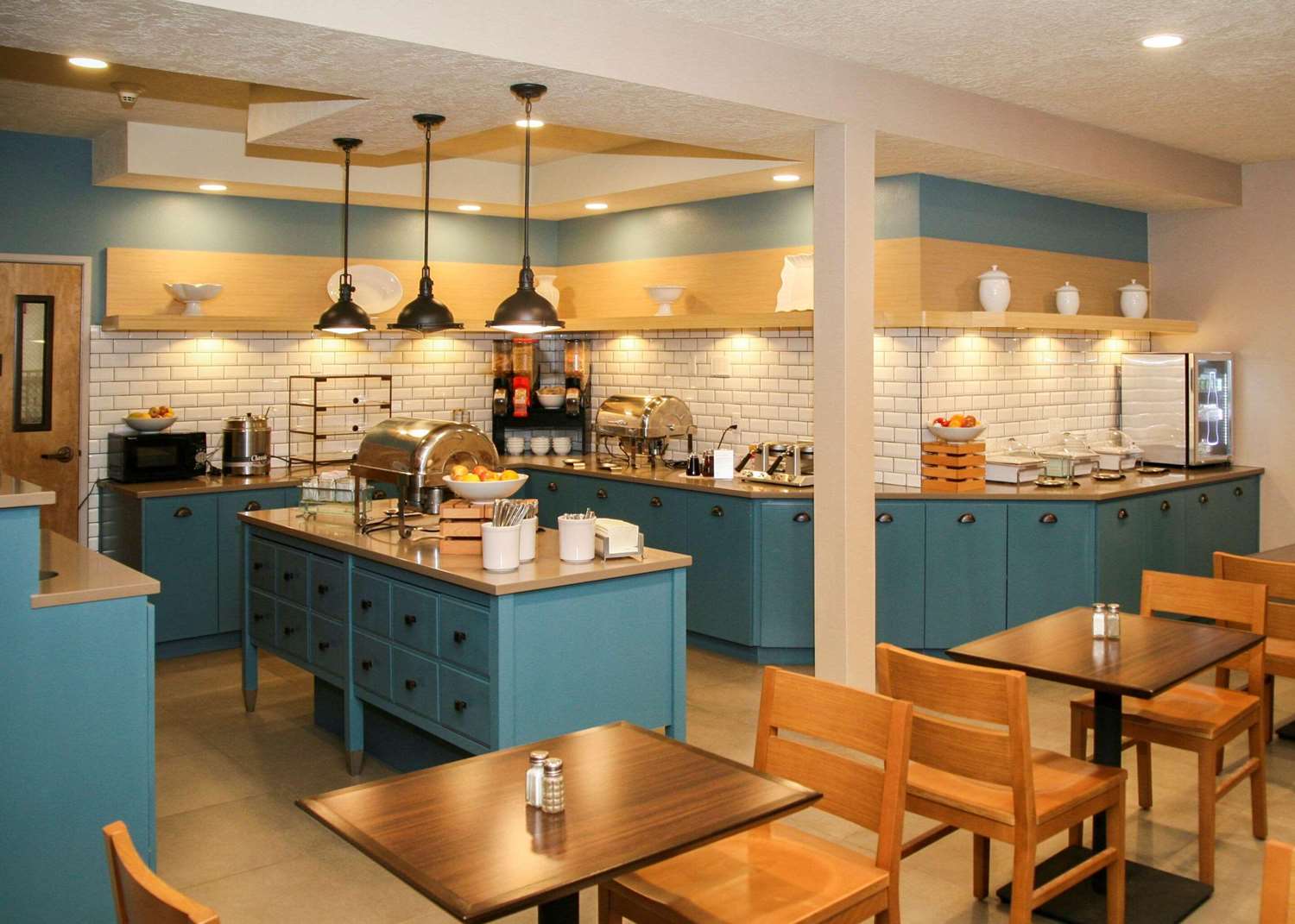 Country Inn & Suites by Radisson, Prineville, OR 14/21