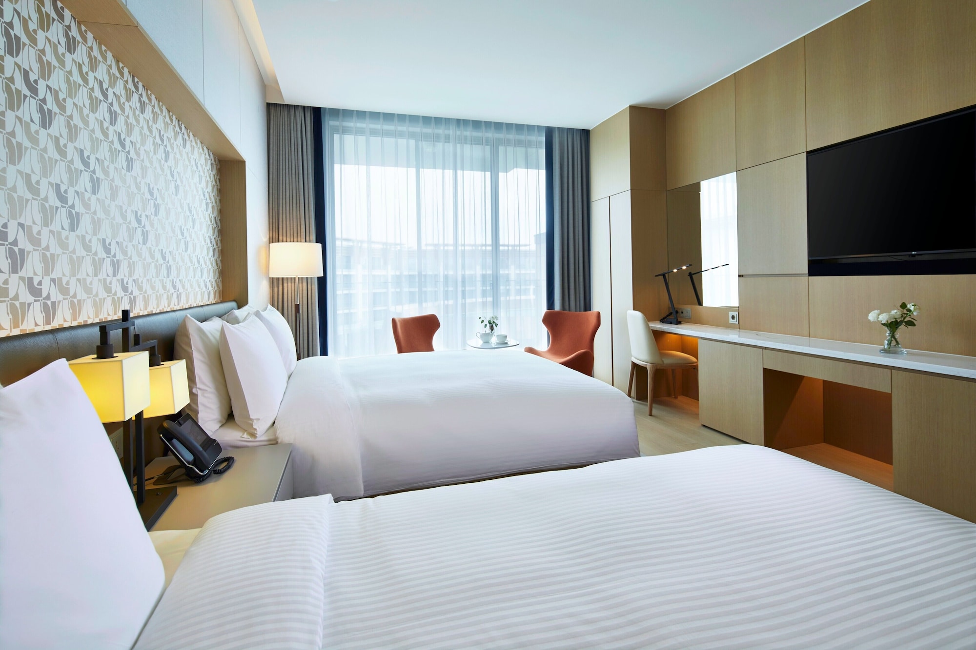 Skypool, Deluxe, Family, Twin Beds, Bathtub