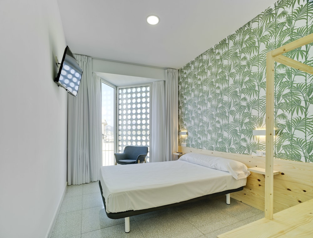 TOWER, DOUBLE BED