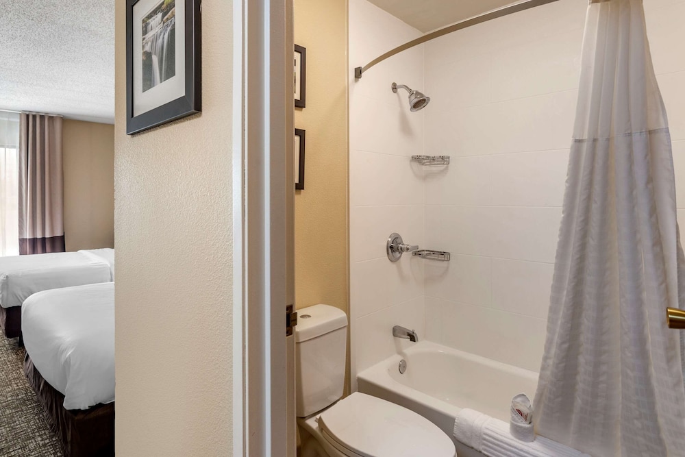Comfort Inn Paducah I-24 7/36
