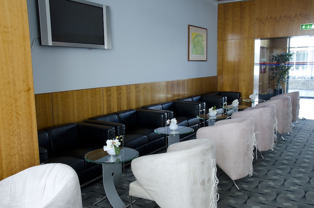 VIP Executive Santa Iria Hotel 47/49
