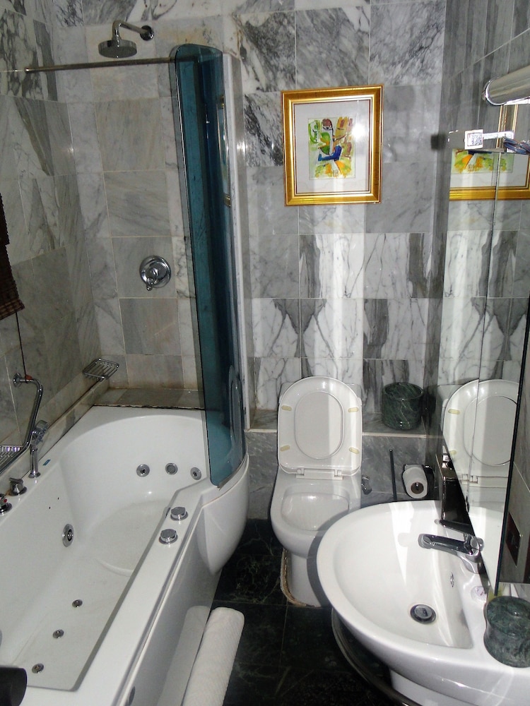 Capital Inn Ibadan 12/58