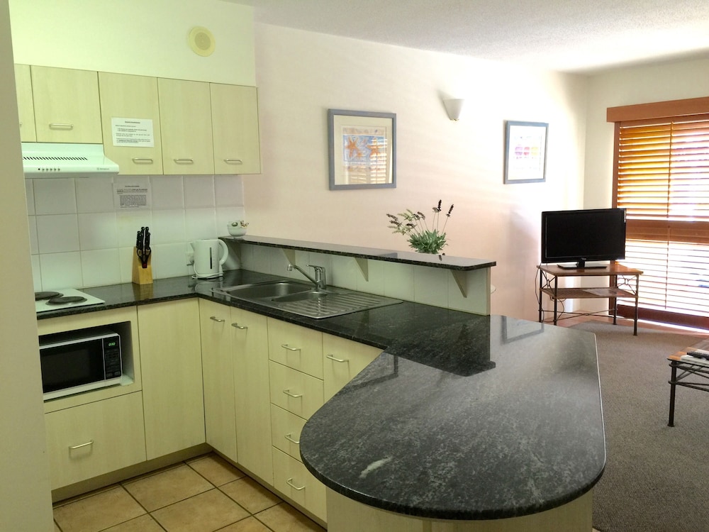 Inn Cairns 37/56