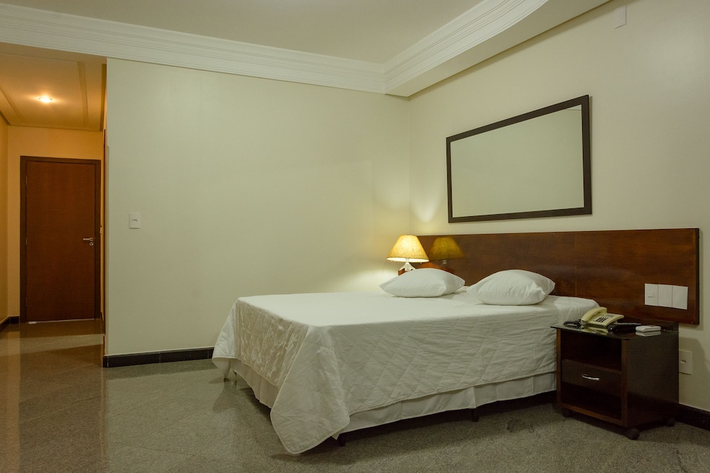 Lindoya Hotel 10/50