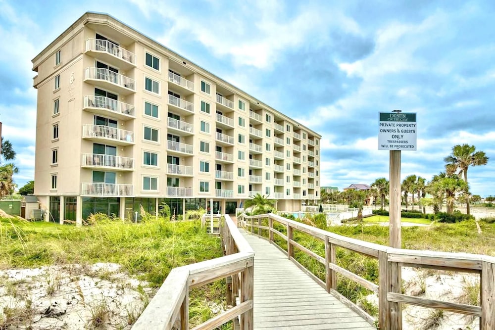 Destin on the Gulf By Holiday Isle 10/100