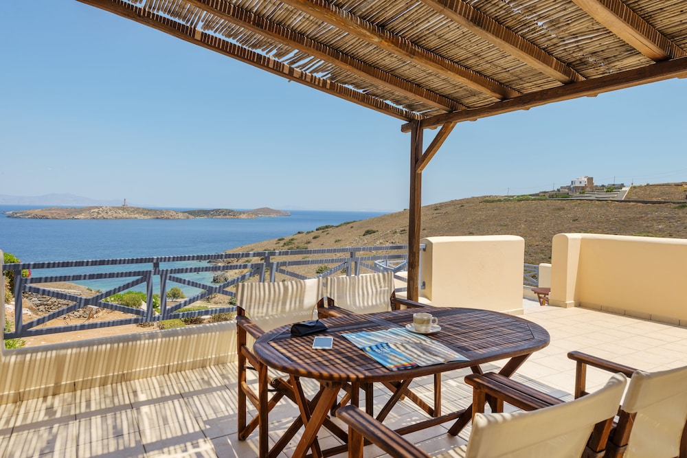 Sunrise Beach Suites 24/50