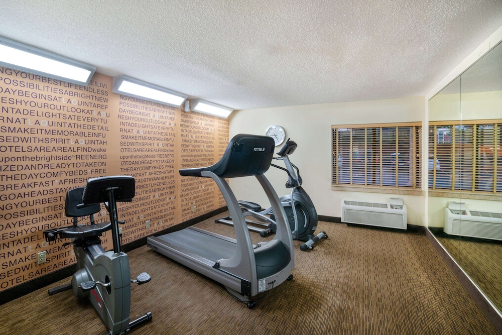 La Quinta Inn & Suites by Wyndham Nashville Airport 33/63