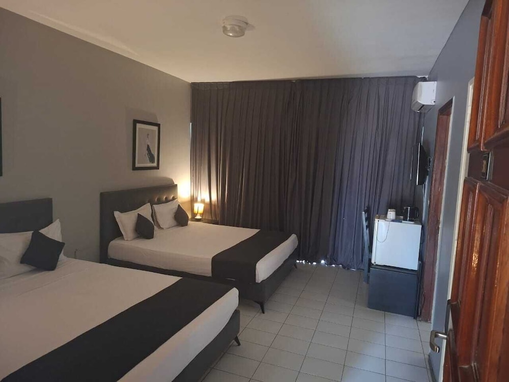 Al Baraka Hotel 44/50
