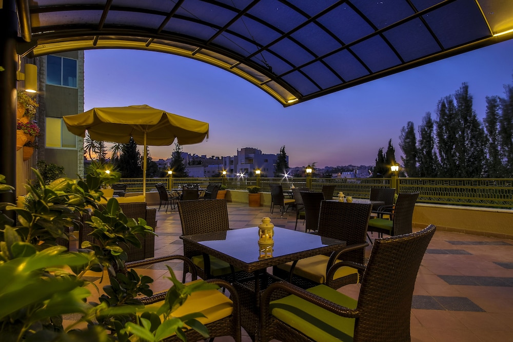 Century Park Hotel 28/38