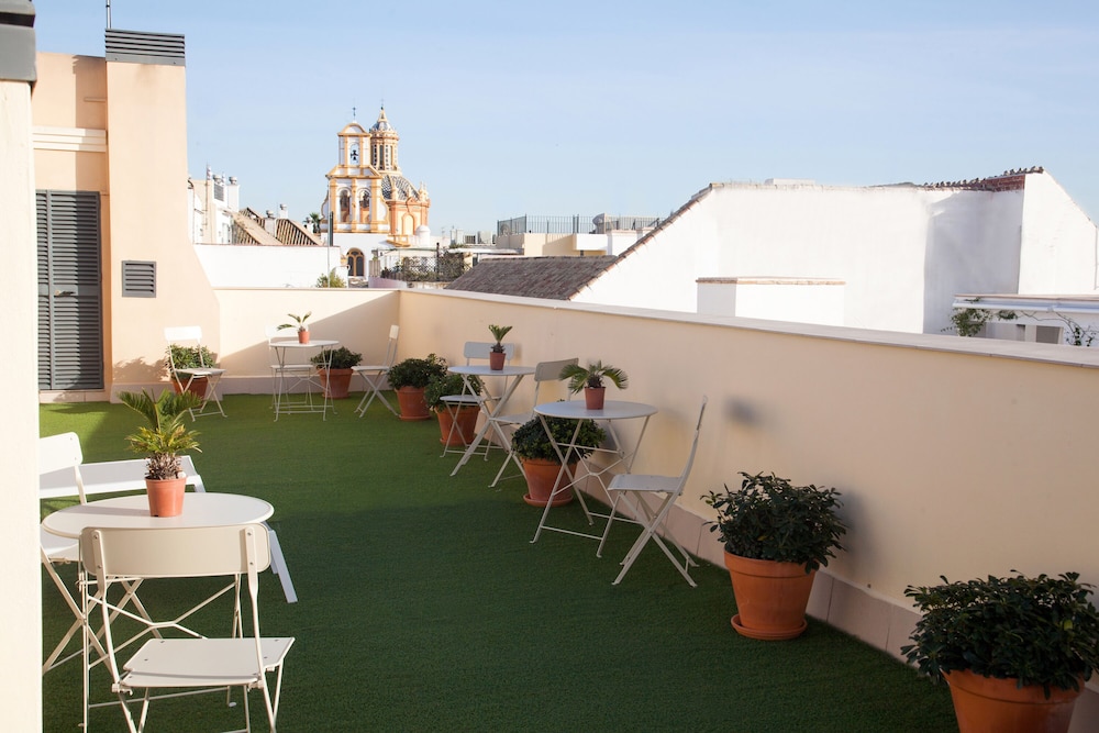 Q&Q Cathedral Suites Sevilla 46/50