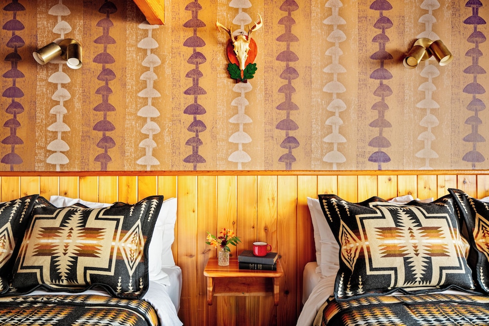 Urban Cowboy Lodge - Catskills 32/60