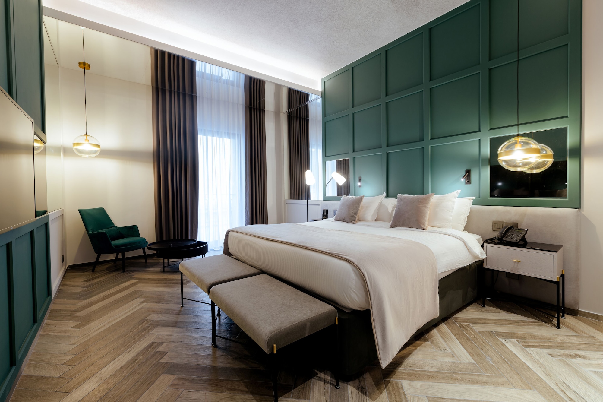 DELUXE, TWIN BEDS