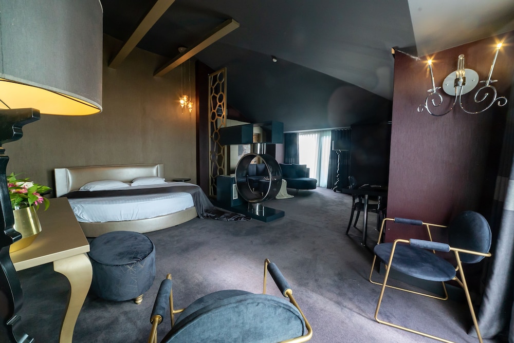 ATIK HOTEL 48/73