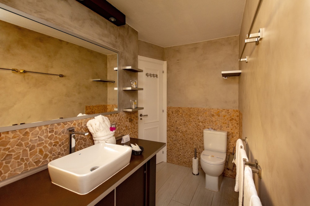 R2 Maryvent Beach Apartment 48/49