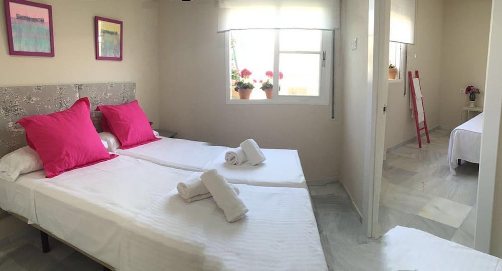 Hostal Jardin De La Alameda 34/50