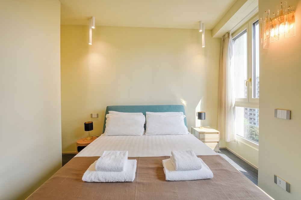 Milan Royal Suites Luxury Apartments 14/50
