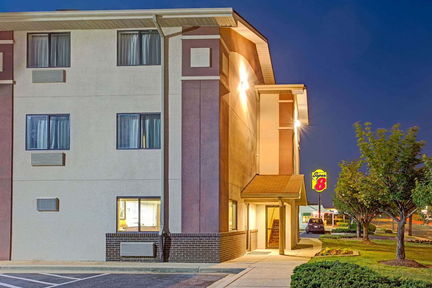 Super 8 By Wyndham College Park Wash Dc Area 5/17