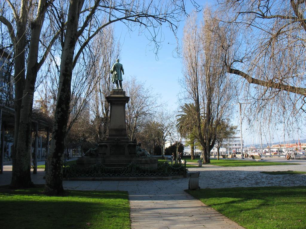 Hotel Compostela Vigo 37/50