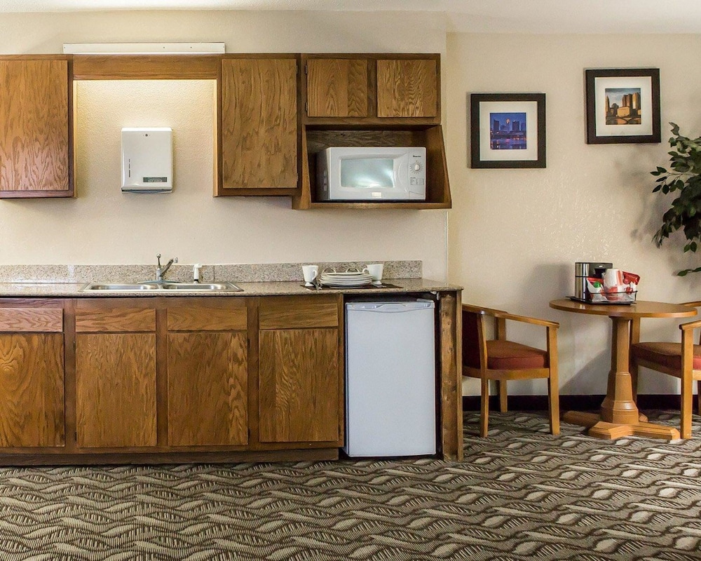 Quality Inn & Suites Circleville 1/53