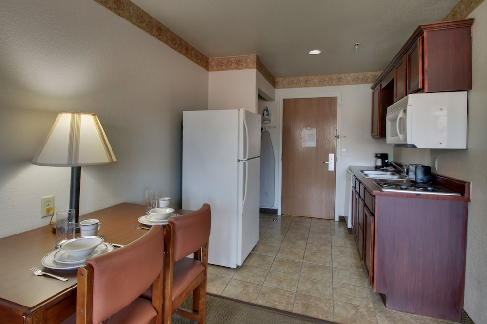 All Towne Suites 31/54