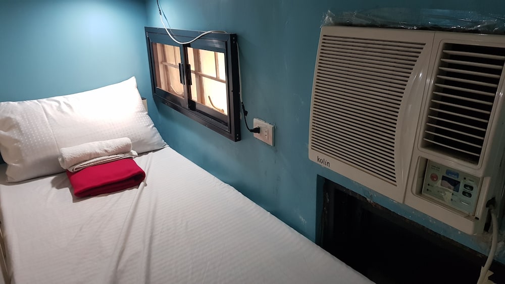 Crossroads Hostel Manila 22/46