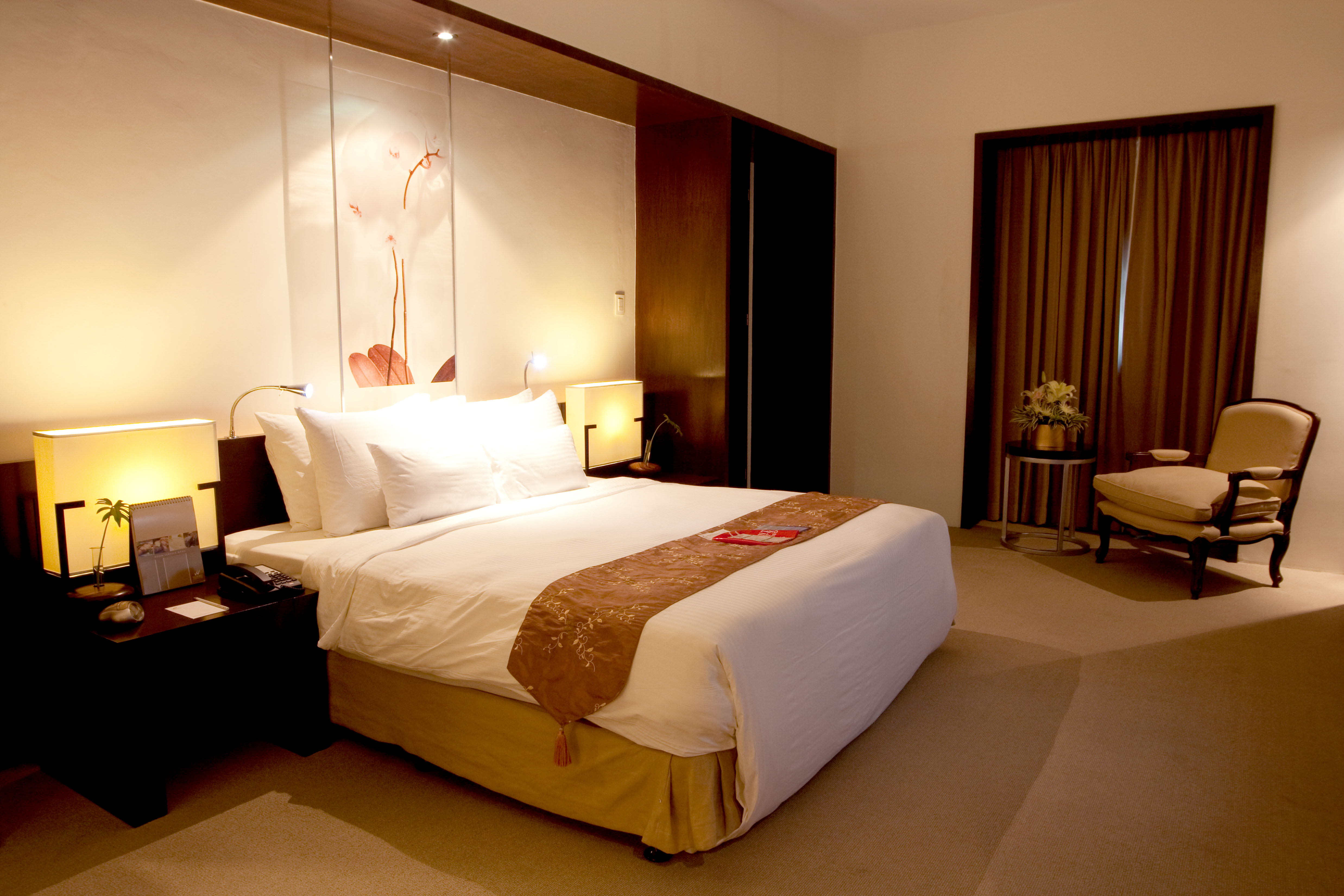 جناح تنفيذي، Waterfront Cebu City Hotel and Casino 4/6