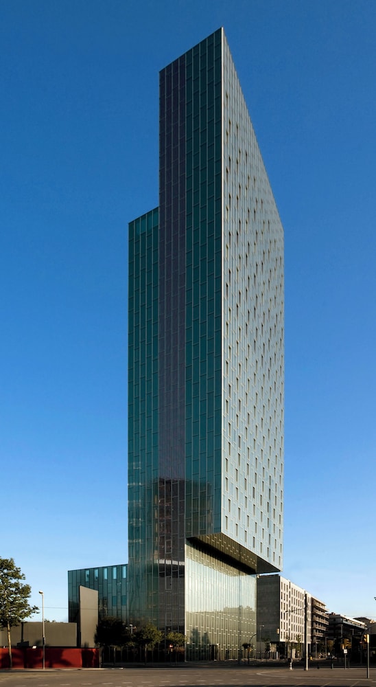 MELIA BARCELONA SKY 4/77