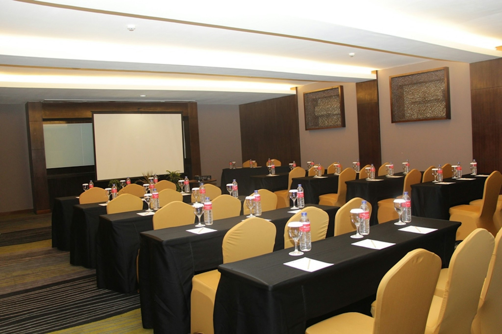 SWISS-BELHOTEL BALIKPAPAN 53/58