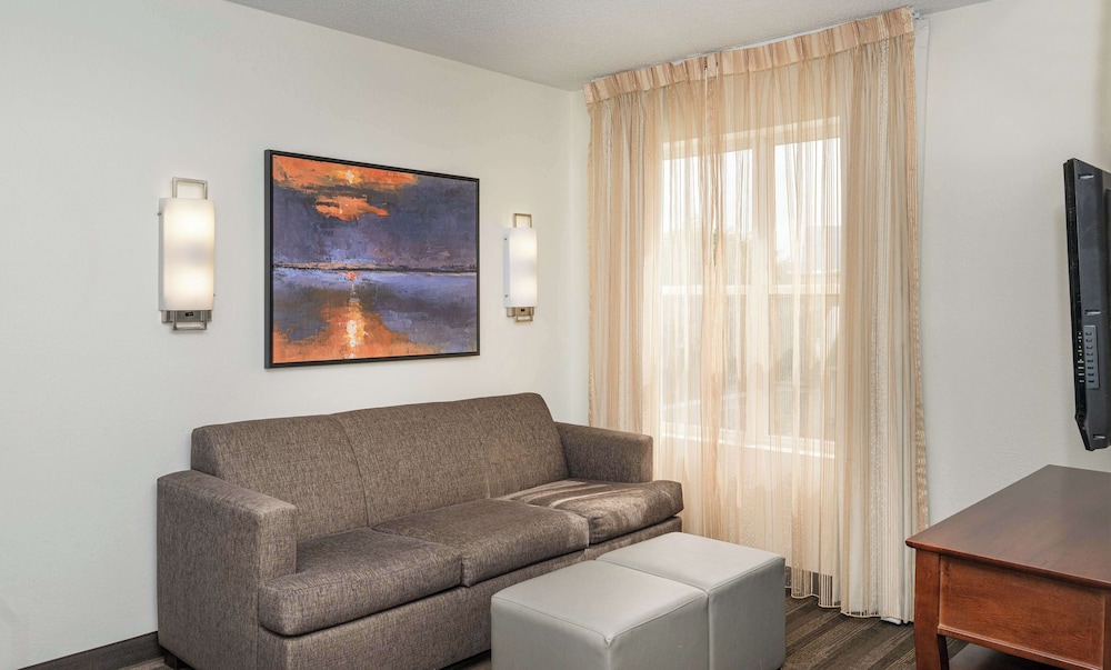 Hyatt House Herndon/Reston 24/50