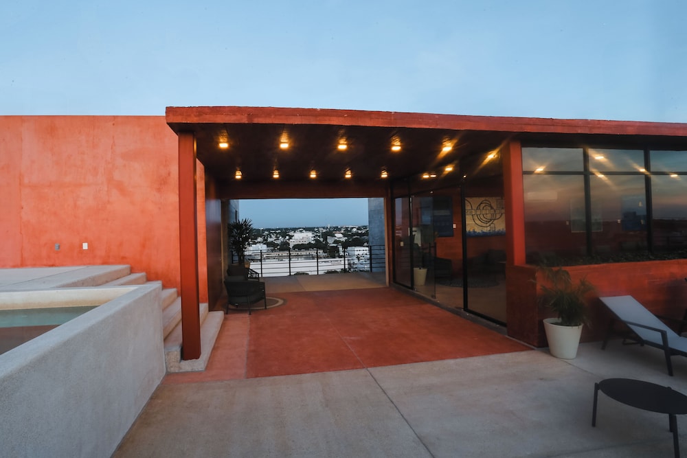 EVERGLADES SUITES 5/50