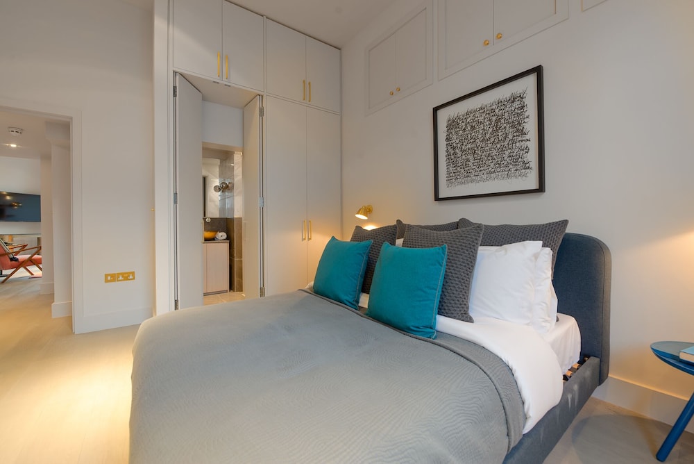 South Kensington by CAPITAL 16/65