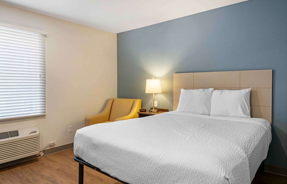 Woodspring Suites Riverside Norco 11/49