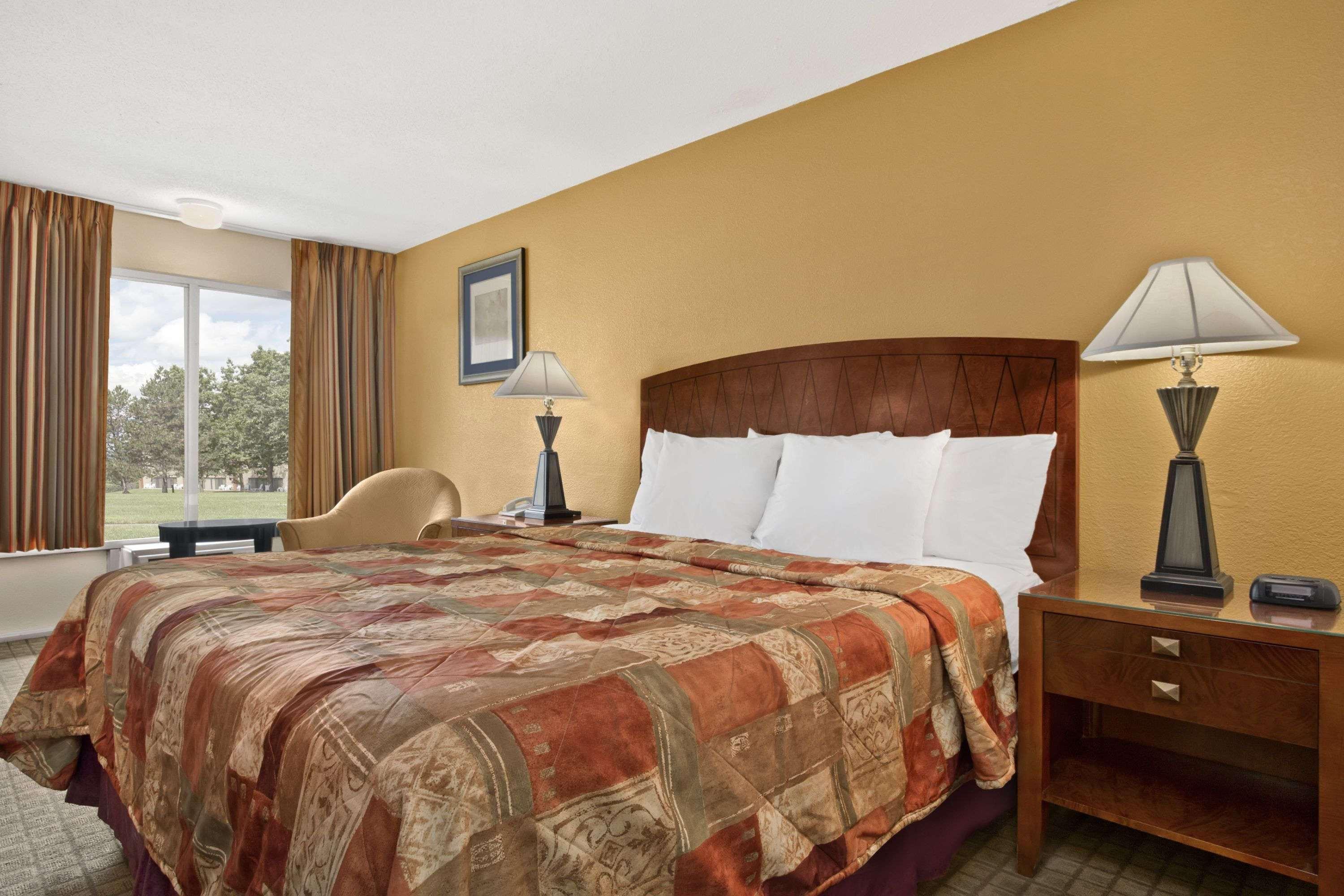 Room, King Bed
