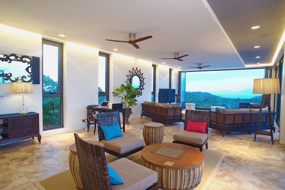 Luxury Villa Crystal Blue 10/21