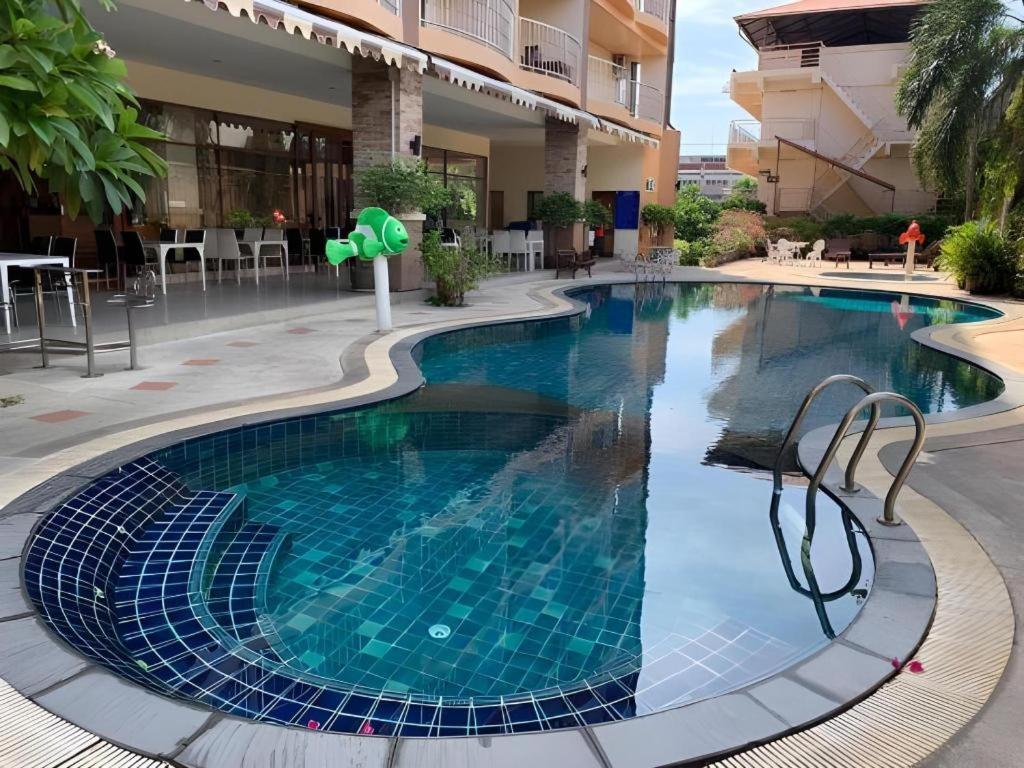 Siam Platinum Pattaya 12/44