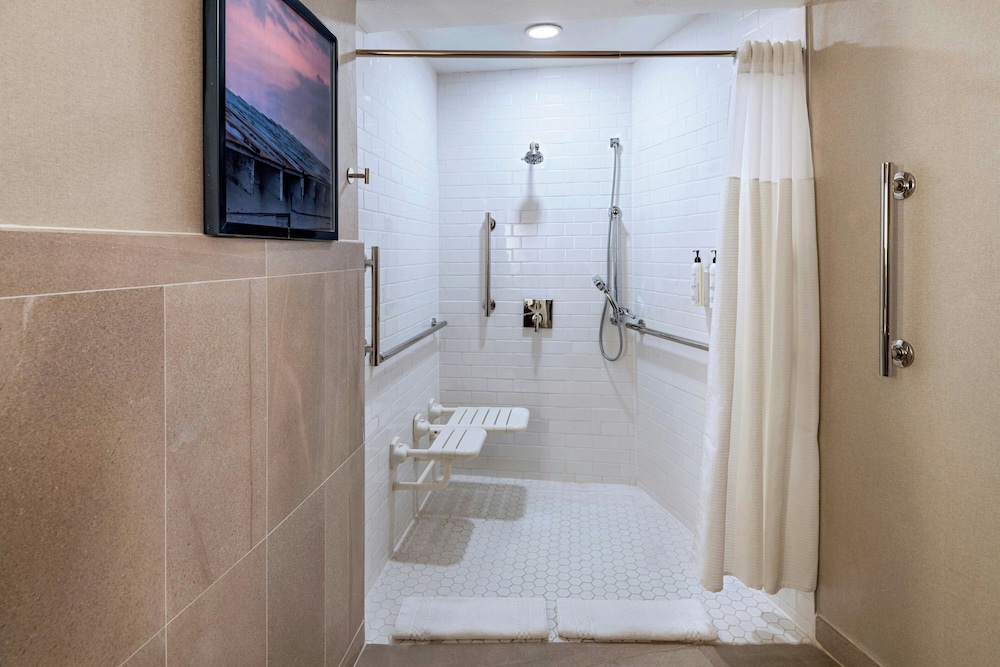 Chandler Hospitality Inn (Holiday Inn Express and Suites Phoenix/Chandler) 32/32