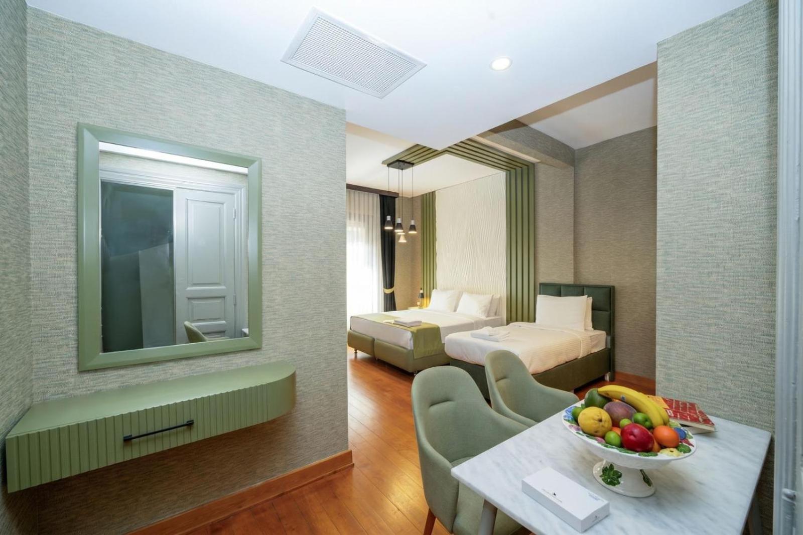 Monev Istanbul 22/48