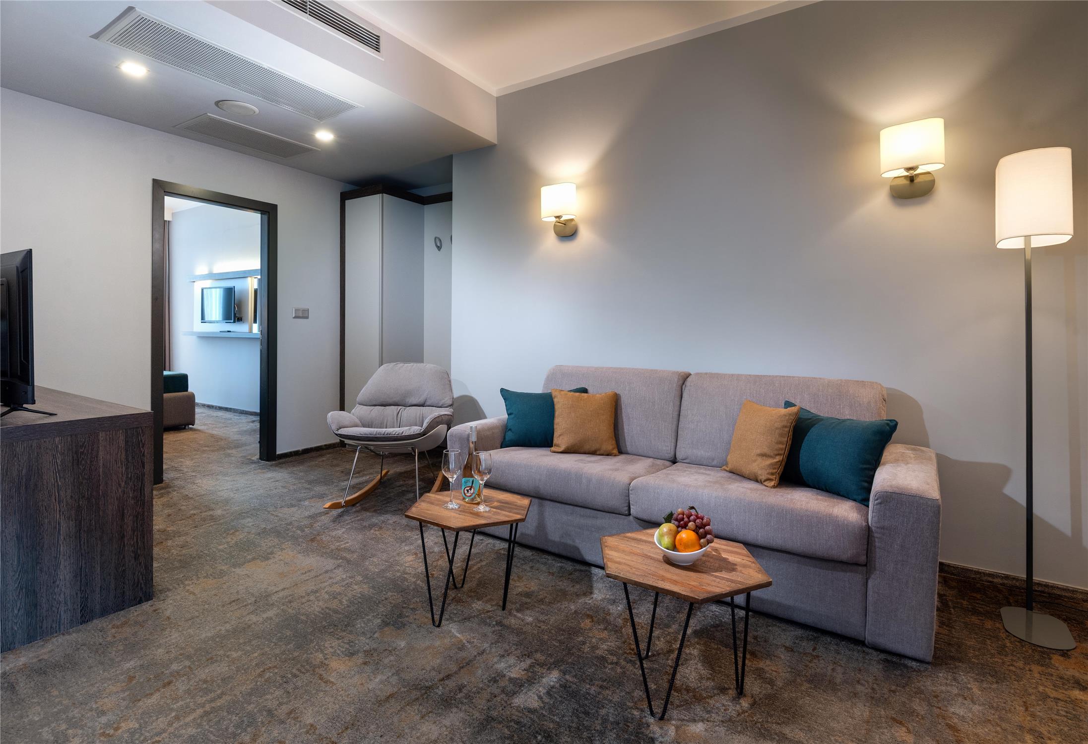 Best Western Plus Premium Inn 27/57